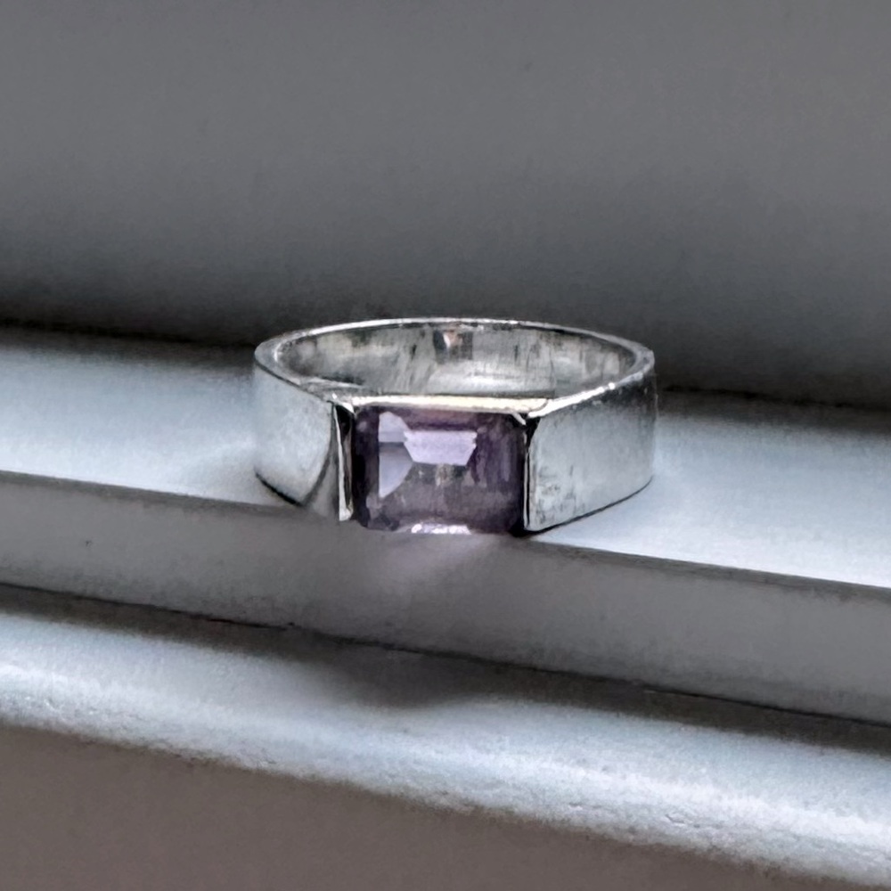 Vintage Sterling Silver Ring with Amethyst stone Size 9